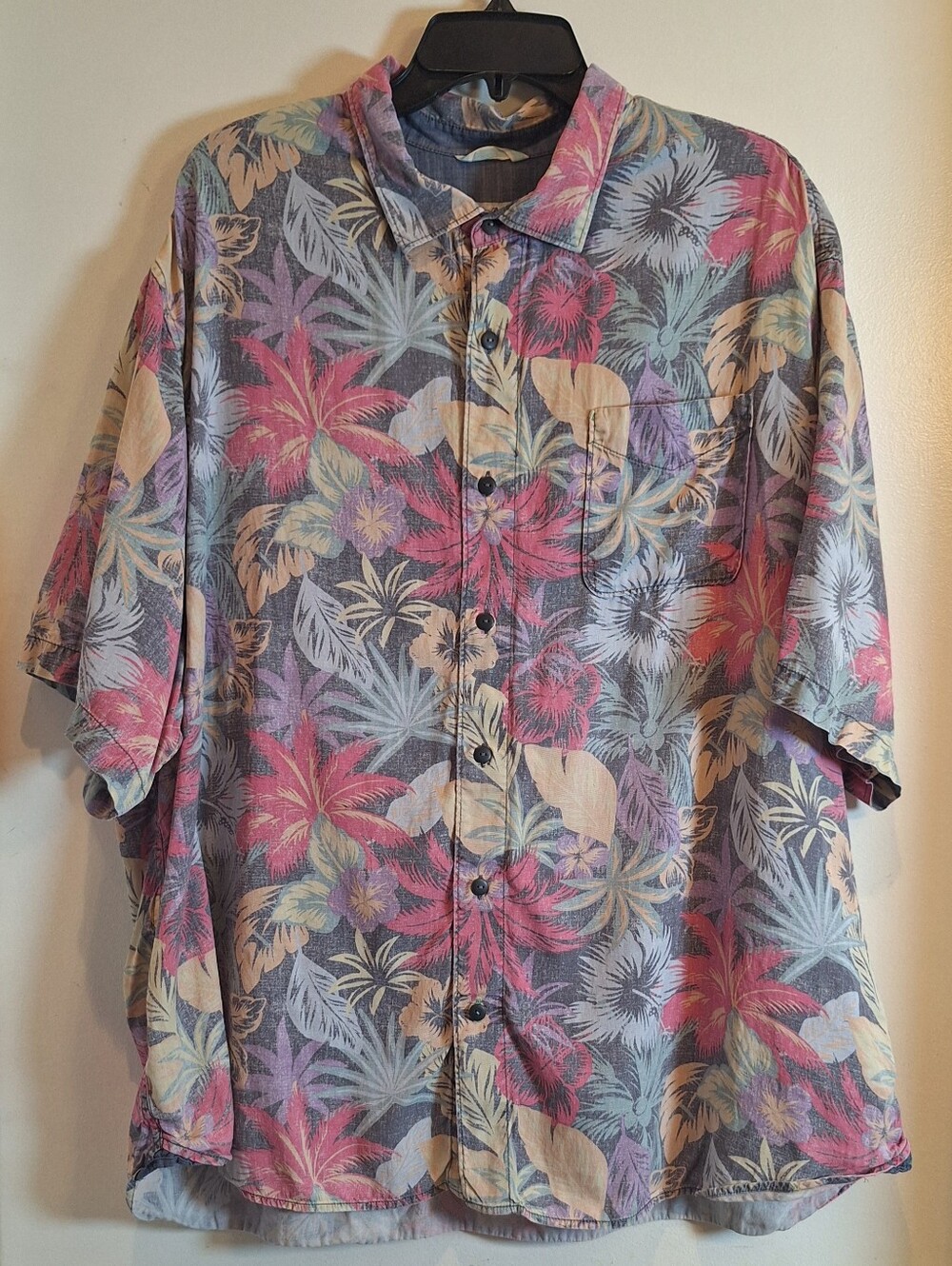 Tommy‎ Bahama Mens XL Floral, Colorful Summer Button Up Short Sleeve Shirt